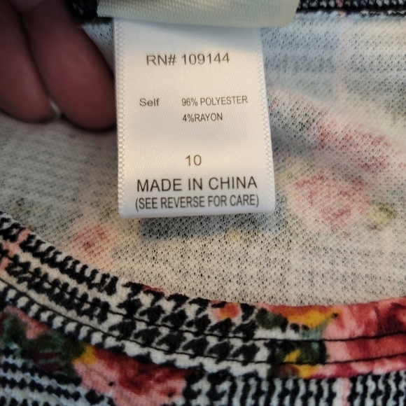 Lily Bleu Sleeveless Floral Dress With Ruffled Hem Size 10 Girl - Picture 3 of 7